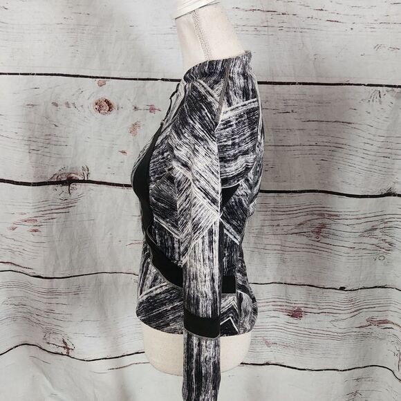 Lululemon Find Your Bliss Reversible Jacket Size 2 - Picture 4 of 6